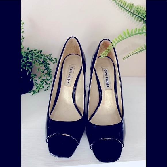 Steve Madden Black Patent shoes (size 7 1/2) - Picture 5 of 5
